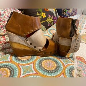 NWT Bed Stu Jessie Leather Wedge Platform Sandals 8.5